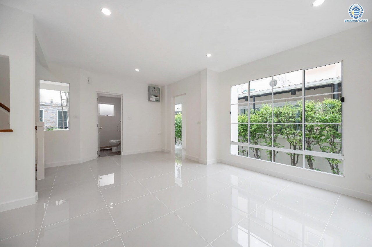 บ้านมือสองตกแต่งใหม่ โครงการ ชัยพฤกษ์2 ราชพฤกษ์-ติวานนท์ หลังมุม เนื้อที่ 57.30 ตร.ว. ฟังก์ชัน 3 ห้องนอน 2 ห้องน้ำ จอดรถได้ 2 คัน บรรยากาศเงียบสงบเป็นส่วนตัว สิ่งอำนวยความสะดวกมากมาย! บนทำเลศักยภาพ หน้าโครงการติดถนนใหญ่ เชื่อมต่อถนนราชพฤกษ์ ใกล้จุดขึ้นทางด่วน "ศรีสมาน"...